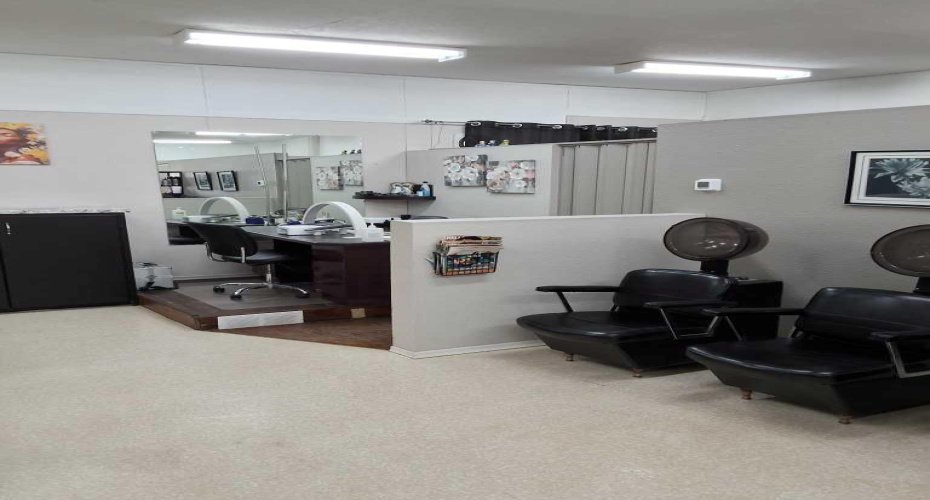 319 Main Street, Trochu, Alberta T0M 2C0, ,Commercial,For Sale,Changes Hair Salon,Main,A2275446