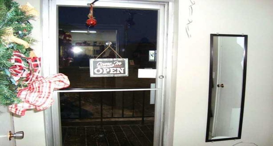319 Main Street, Trochu, Alberta T0M 2C0, ,Commercial,For Sale,Changes Hair Salon,Main,A2275446