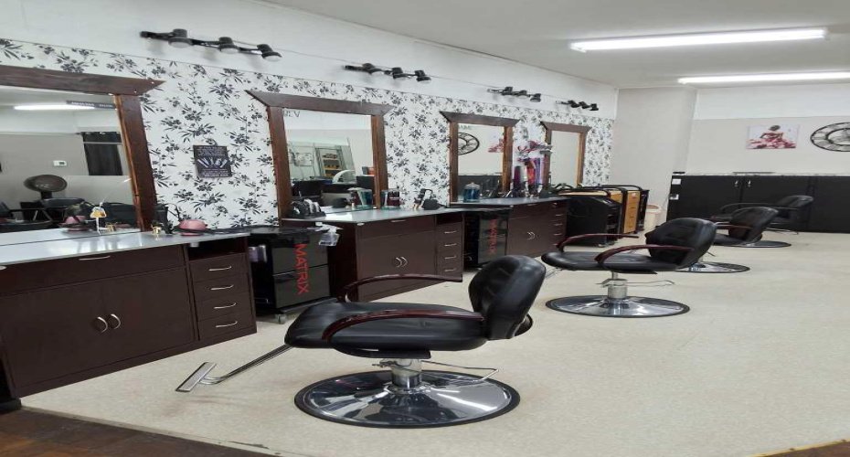 319 Main Street, Trochu, Alberta T0M 2C0, ,Commercial,For Sale,Changes Hair Salon,Main,A2275446
