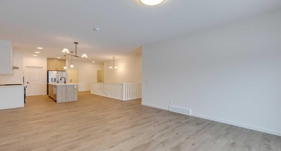 1402 Bayview Crescent, Airdrie, Alberta T4B5N9, 2 Bedrooms Bedrooms, ,3 BathroomsBathrooms,Residential,For Sale,Bayview,A2275452