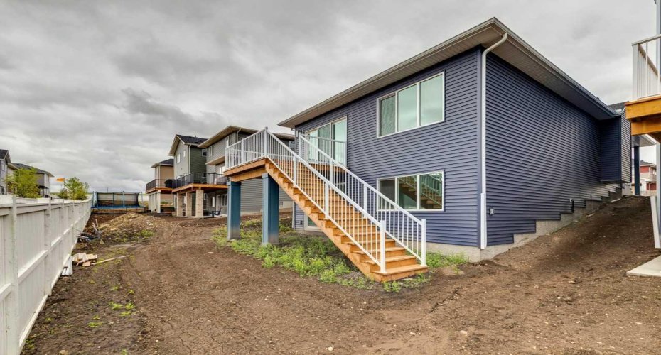 1402 Bayview Crescent, Airdrie, Alberta T4B5N9, 2 Bedrooms Bedrooms, ,3 BathroomsBathrooms,Residential,For Sale,Bayview,A2275452