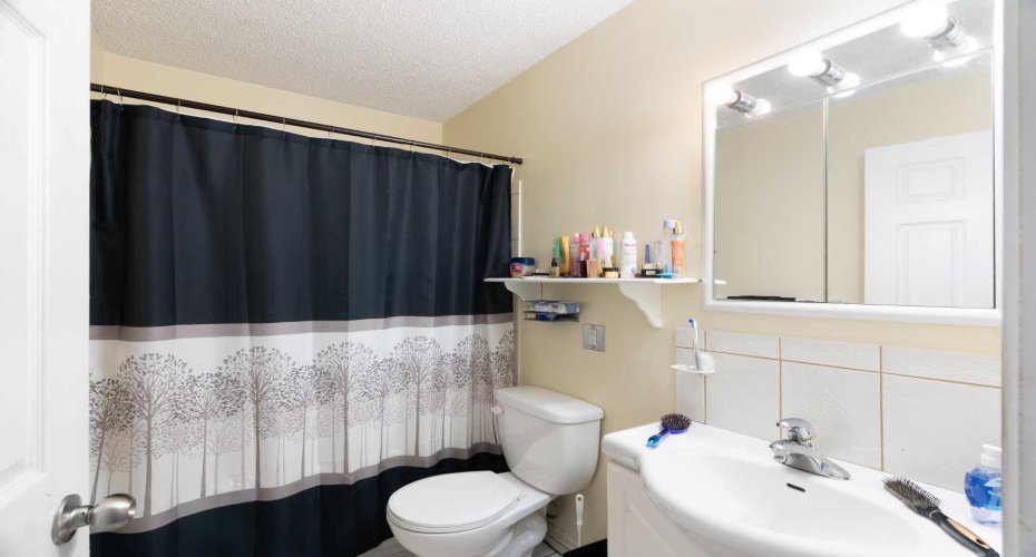 136 Beaumont Crescent, Fort McMurray, Alberta T9H 2V1, 3 Bedrooms Bedrooms, ,2 BathroomsBathrooms,Residential,For Sale,Beaumont,A2275490