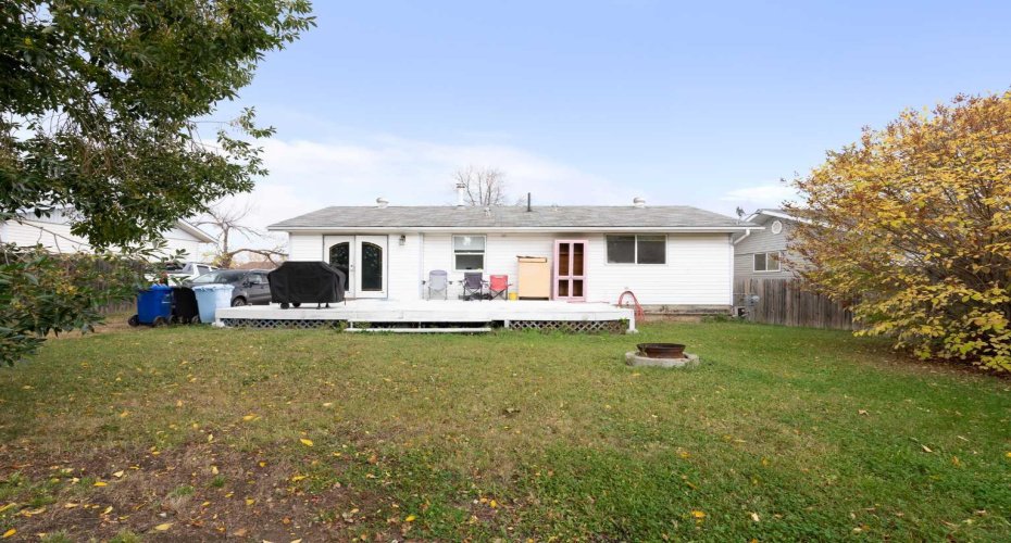 136 Beaumont Crescent, Fort McMurray, Alberta T9H 2V1, 3 Bedrooms Bedrooms, ,2 BathroomsBathrooms,Residential,For Sale,Beaumont,A2275490