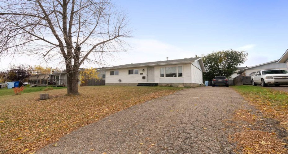 136 Beaumont Crescent, Fort McMurray, Alberta T9H 2V1, 3 Bedrooms Bedrooms, ,2 BathroomsBathrooms,Residential,For Sale,Beaumont,A2275490