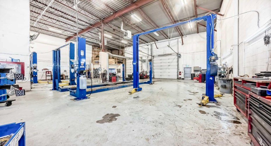 3505 32 Street, Calgary, Alberta T1Y 5Y9, ,Commercial,For Sale,32,A2275521