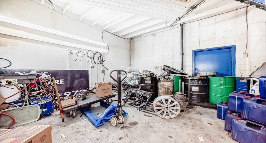 3505 32 Street, Calgary, Alberta T1Y 5Y9, ,Commercial,For Sale,32,A2275521