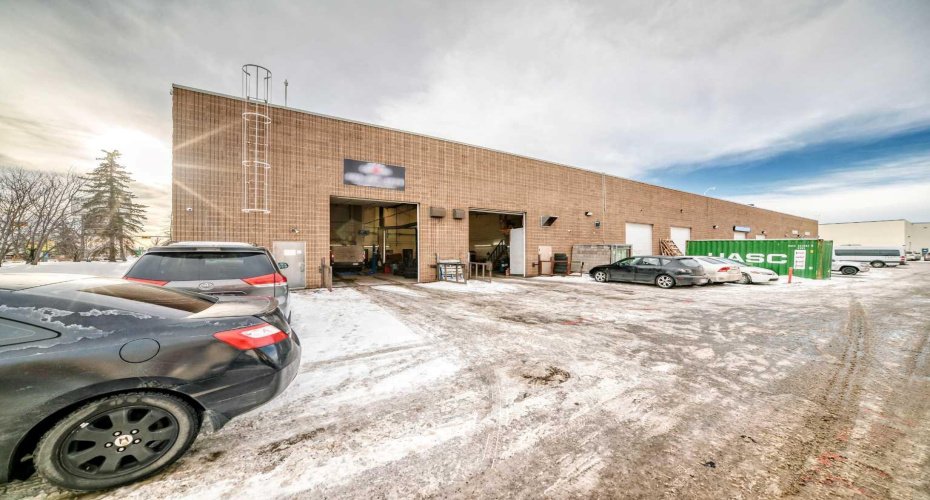 3505 32 Street, Calgary, Alberta T1Y 5Y9, ,Commercial,For Sale,32,A2275521