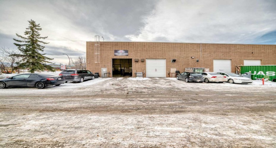 3505 32 Street, Calgary, Alberta T1Y 5Y9, ,Commercial,For Sale,32,A2275521