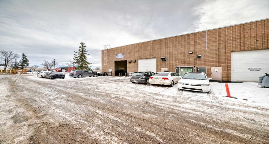 3505 32 Street, Calgary, Alberta T1Y 5Y9, ,Commercial,For Sale,32,A2275521