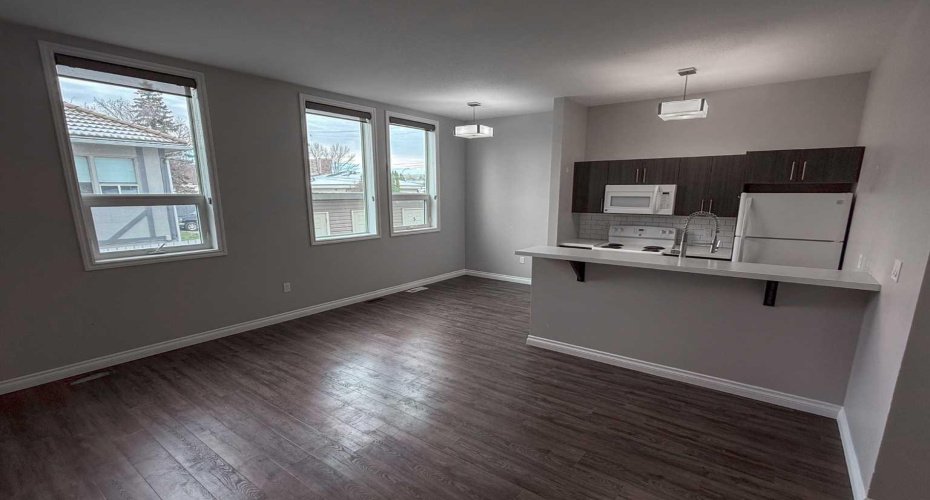 333 2 Street, Drumheller, Alberta T0J 0Y4, ,Commercial,For Sale,Sage Manor,2,A2263230