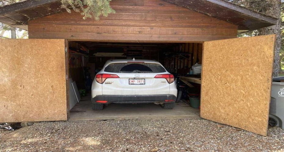 34 Lakeshore Drive, Grandview, Alberta T0C 2V0, 3 Bedrooms Bedrooms, ,2 BathroomsBathrooms,Residential,For Sale,Lakeshore,A2254788