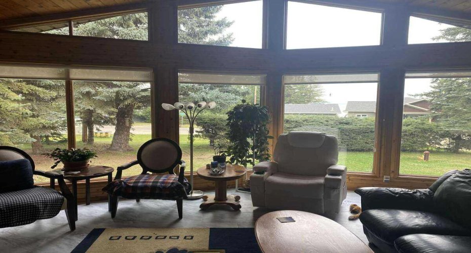 34 Lakeshore Drive, Grandview, Alberta T0C 2V0, 3 Bedrooms Bedrooms, ,2 BathroomsBathrooms,Residential,For Sale,Lakeshore,A2254788