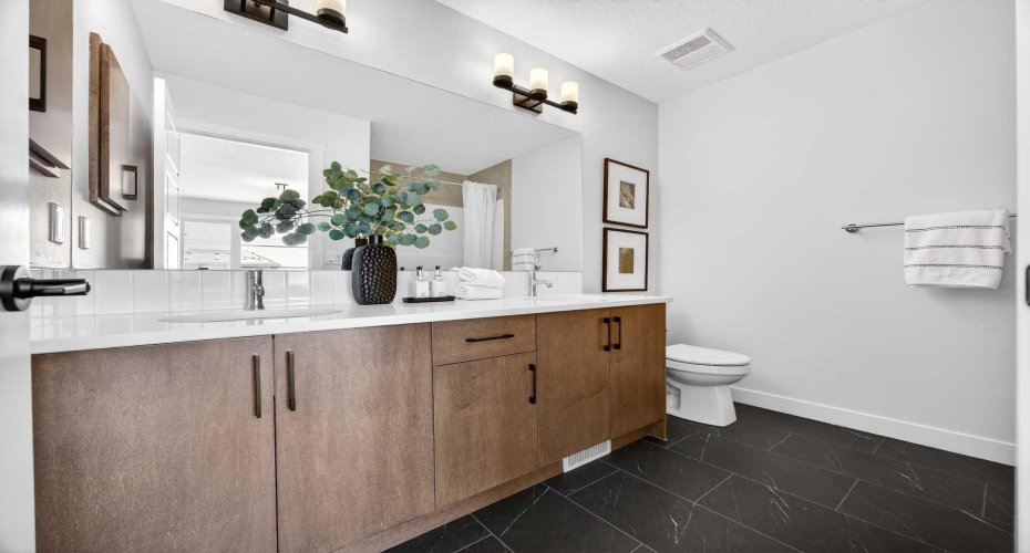 424 Fireside Drive, Cochrane, Alberta T4C3E1, 3 Bedrooms Bedrooms, ,3 BathroomsBathrooms,Residential,For Sale,Fireside,A2275874