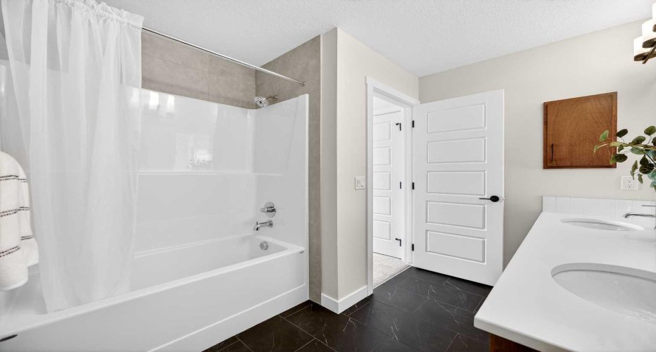 424 Fireside Drive, Cochrane, Alberta T4C3E1, 3 Bedrooms Bedrooms, ,3 BathroomsBathrooms,Residential,For Sale,Fireside,A2275874