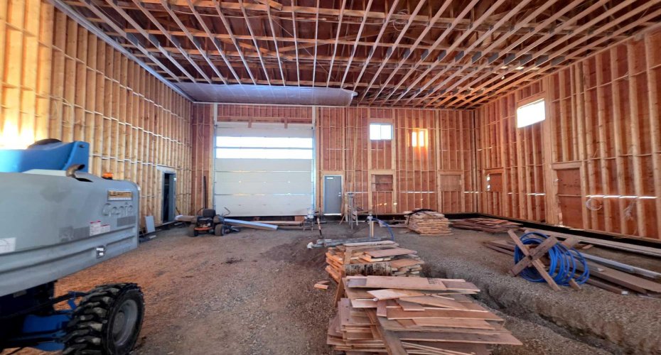 32580 RANGE ROAD 11, Rural Mountain View County, Alberta T4H 4N1, ,Commercial,For Lease,RANGE ROAD 11,A2274458