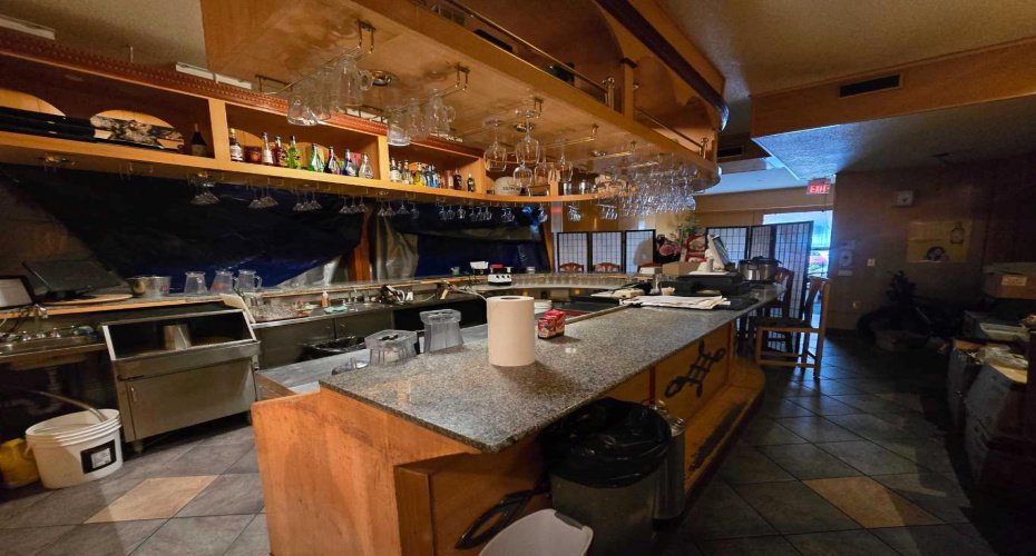 Bar side