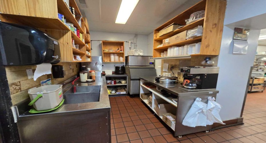 Bar side for lease