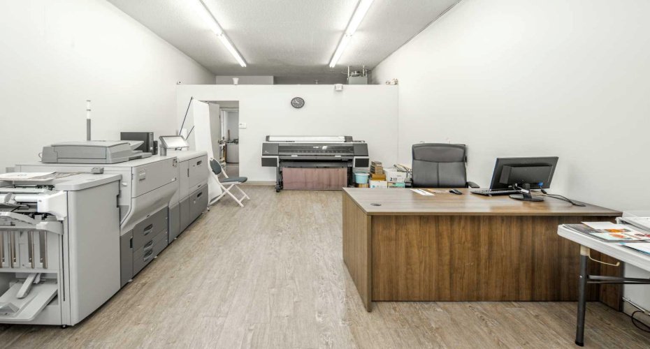 Print Shop 17 Avenue, Calgary, Alberta T3E 0C1, ,Commercial,For Lease,17,A2276368