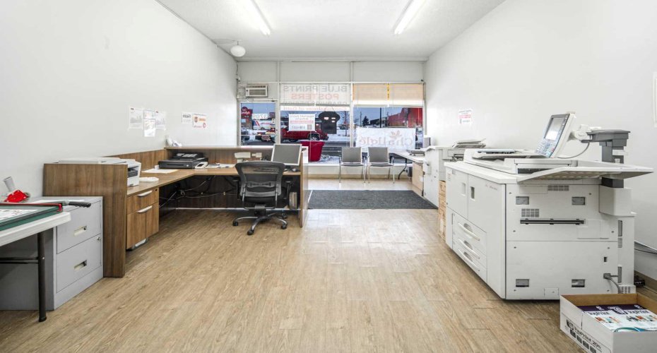 Print Shop 17 Avenue, Calgary, Alberta T3E 0C1, ,Commercial,For Lease,17,A2276368