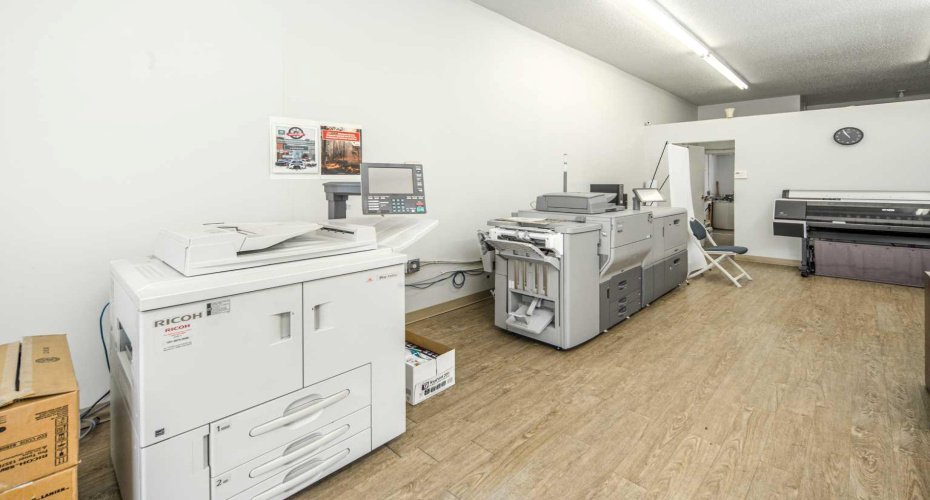 Print Shop 17 Avenue, Calgary, Alberta T3E 0C1, ,Commercial,For Lease,17,A2276368