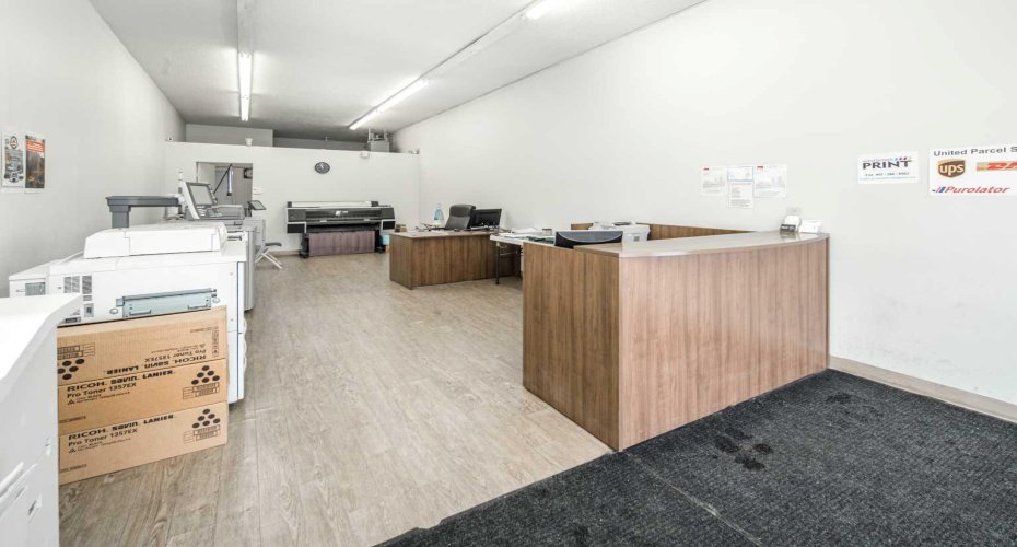 Print Shop 17 Avenue, Calgary, Alberta T3E 0C1, ,Commercial,For Lease,17,A2276368