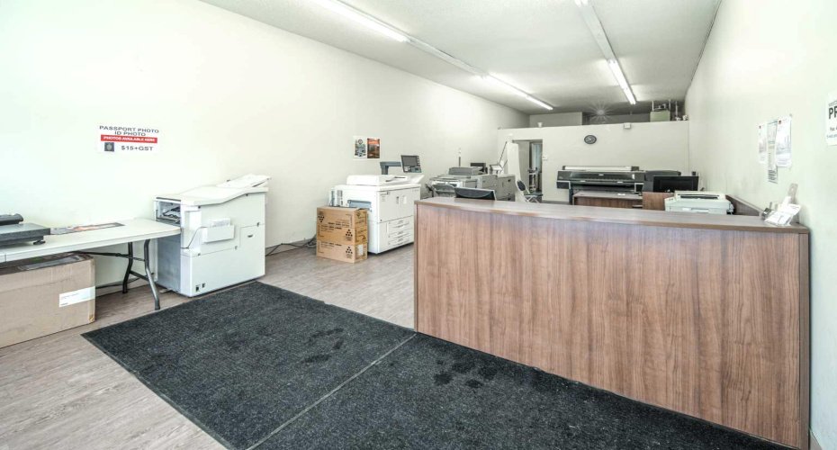 Print Shop 17 Avenue, Calgary, Alberta T3E 0C1, ,Commercial,For Lease,17,A2276368