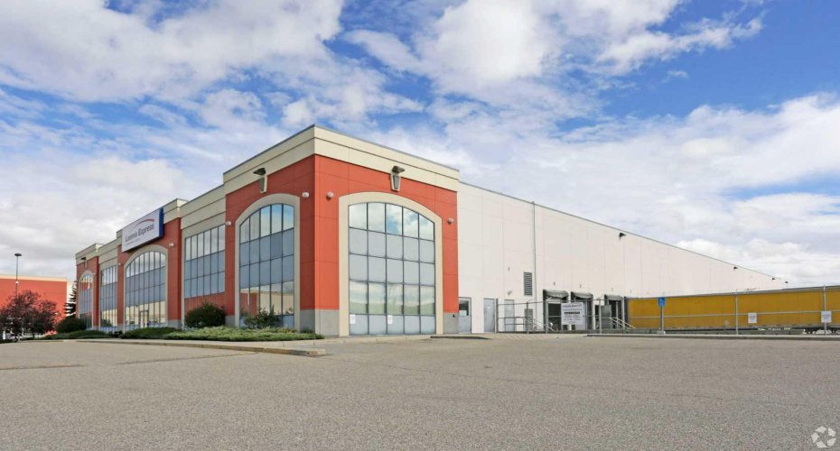 3000 15 Street, Calgary, Alberta T2E 8V6, ,Commercial,For Sale,15,A2276441
