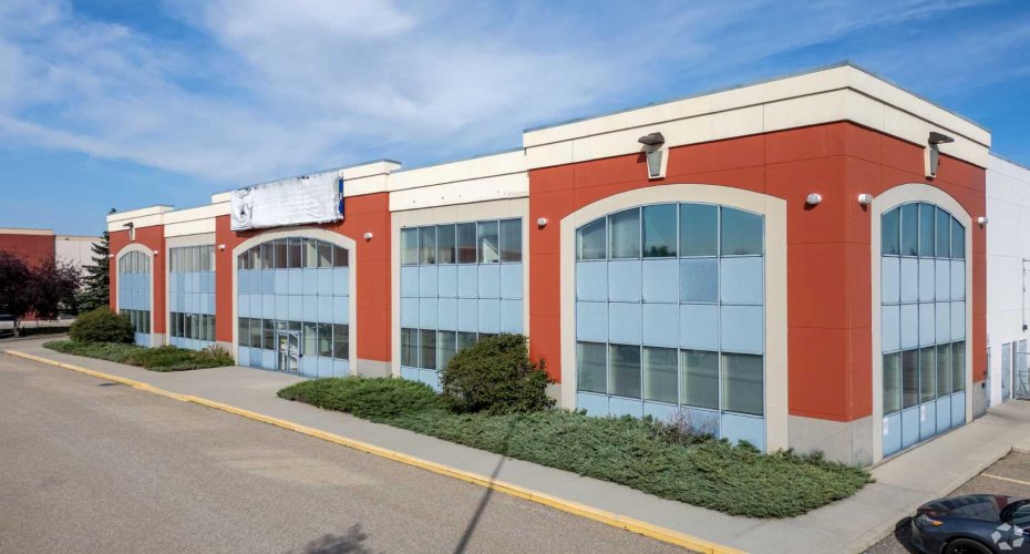 3000 15 Street, Calgary, Alberta T2E 8V6, ,Commercial,For Sale,15,A2276441