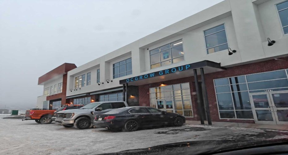 422 Greystone Boulevard, Cochrane, Alberta T4C0A2, ,Commercial,For Sale,GREYSTONE PLACE,Greystone,A2276179