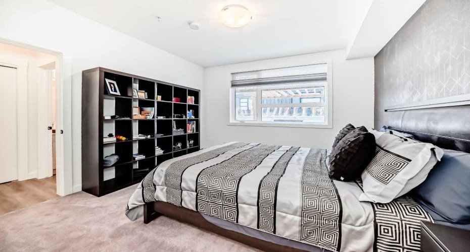 55 Lucas Way, Calgary, Alberta T3P 2C7, 2 Bedrooms Bedrooms, ,2 BathroomsBathrooms,Residential,For Sale,Lucas,A2276641