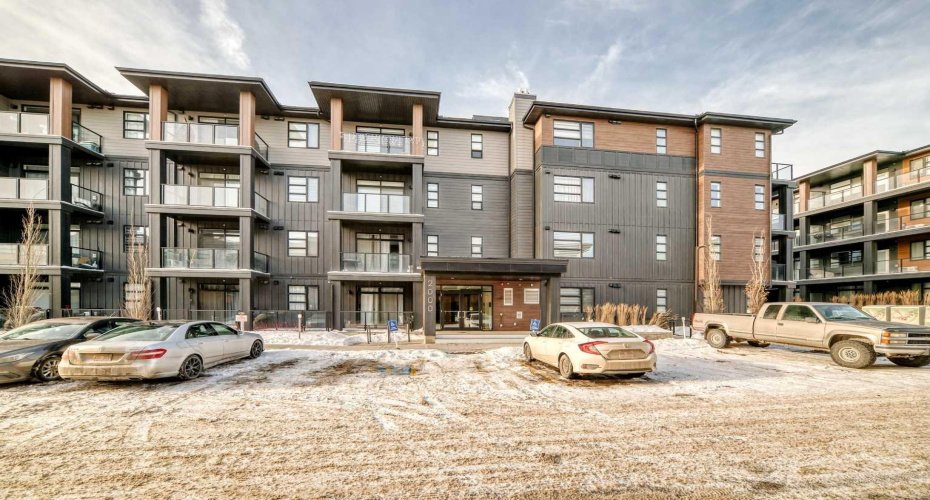 55 Lucas Way, Calgary, Alberta T3P 2C7, 2 Bedrooms Bedrooms, ,2 BathroomsBathrooms,Residential,For Sale,Lucas,A2276641