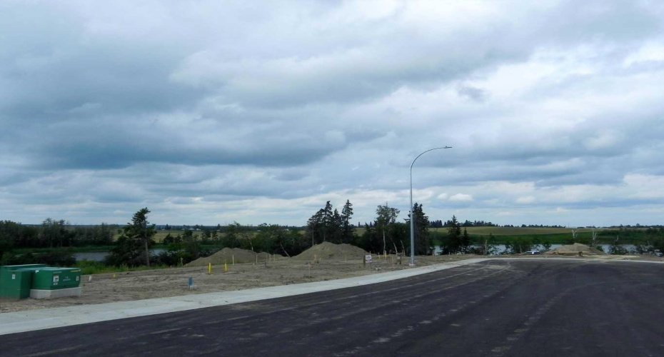 4 Henner's Place, Lacombe, Alberta T4L1Y9, ,Land,For Sale,Henner's Place,A2276792