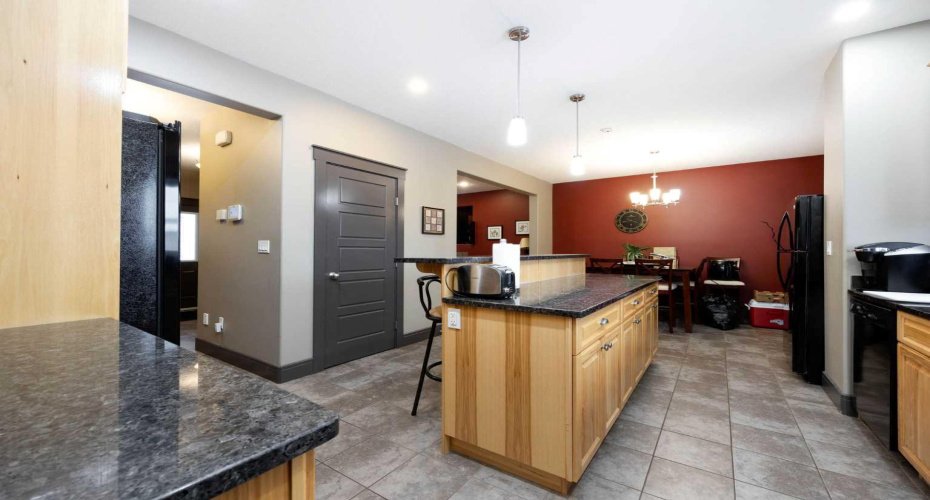 Kitchen with grantie countertops