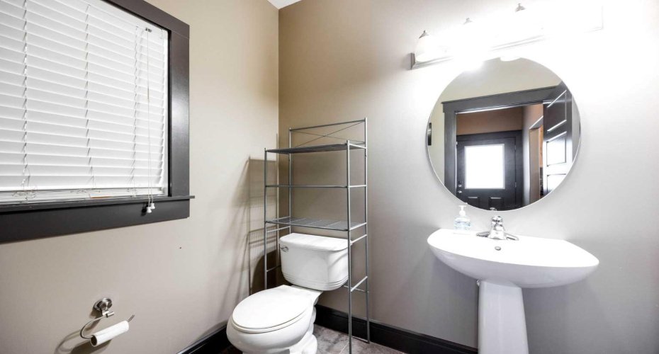 Mainfloor half bathroom