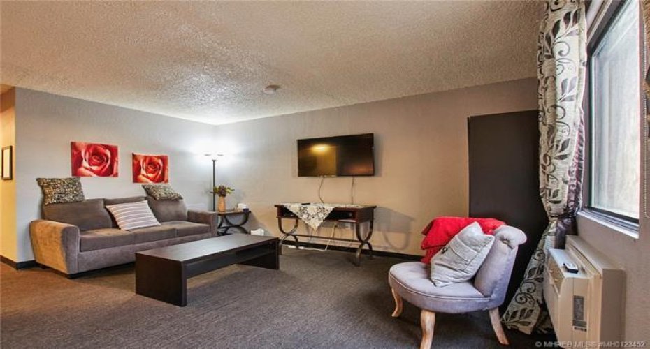 913 19A Avenue, Coaldale, Alberta T1M 1A4, ,Commercial,For Sale,Coaldale Inn,19A,A2277119