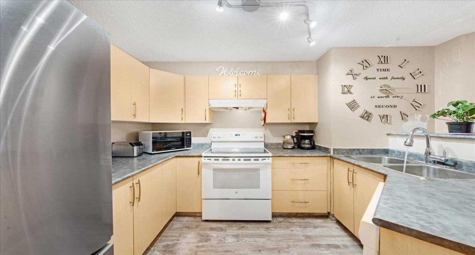 4975 130 Avenue, Calgary, Alberta T2Z 4M5, 2 Bedrooms Bedrooms, ,2 BathroomsBathrooms,Residential,For Sale,130,A2277229