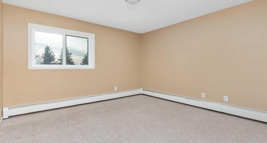 5418 52 Street, Camrose, Alberta T4V 4A6, 1 Bedroom Bedrooms, ,1 BathroomBathrooms,Residential,For Sale,52,A2189293
