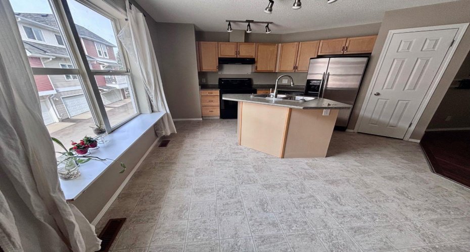 205 Mckenzie Towne Gate, Calgary, Alberta T2Z 4G2, 2 Bedrooms Bedrooms, ,3 BathroomsBathrooms,Residential,For Sale,Mckenzie Towne,A2276192