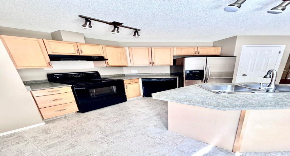 205 Mckenzie Towne Gate, Calgary, Alberta T2Z 4G2, 2 Bedrooms Bedrooms, ,3 BathroomsBathrooms,Residential,For Sale,Mckenzie Towne,A2276192