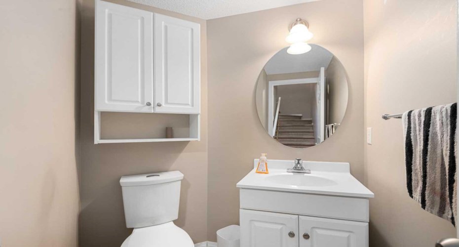 205 Mckenzie Towne Gate, Calgary, Alberta T2Z 4G2, 2 Bedrooms Bedrooms, ,3 BathroomsBathrooms,Residential,For Sale,Mckenzie Towne,A2276192