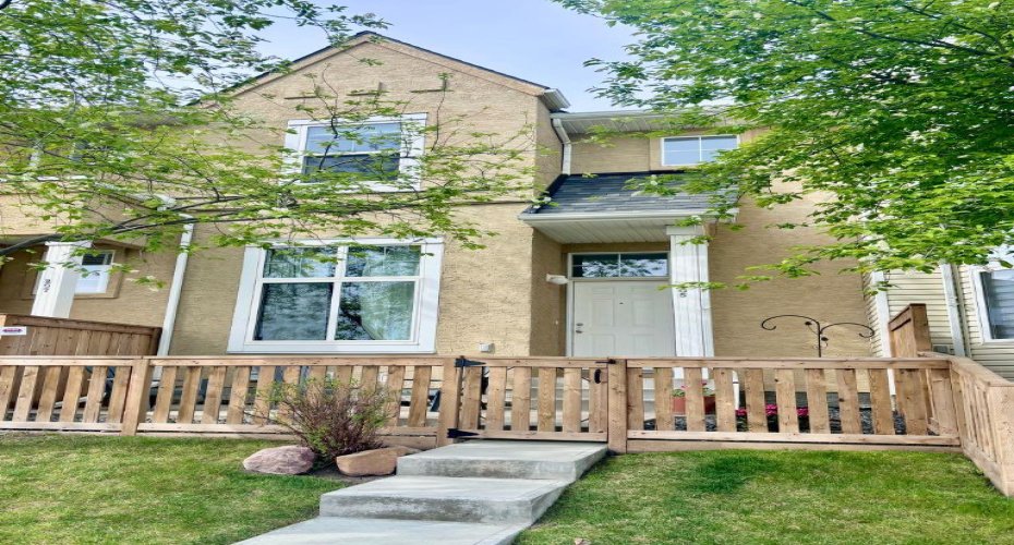 205 Mckenzie Towne Gate, Calgary, Alberta T2Z 4G2, 2 Bedrooms Bedrooms, ,3 BathroomsBathrooms,Residential,For Sale,Mckenzie Towne,A2276192