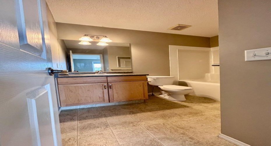 205 Mckenzie Towne Gate, Calgary, Alberta T2Z 4G2, 2 Bedrooms Bedrooms, ,3 BathroomsBathrooms,Residential,For Sale,Mckenzie Towne,A2276192