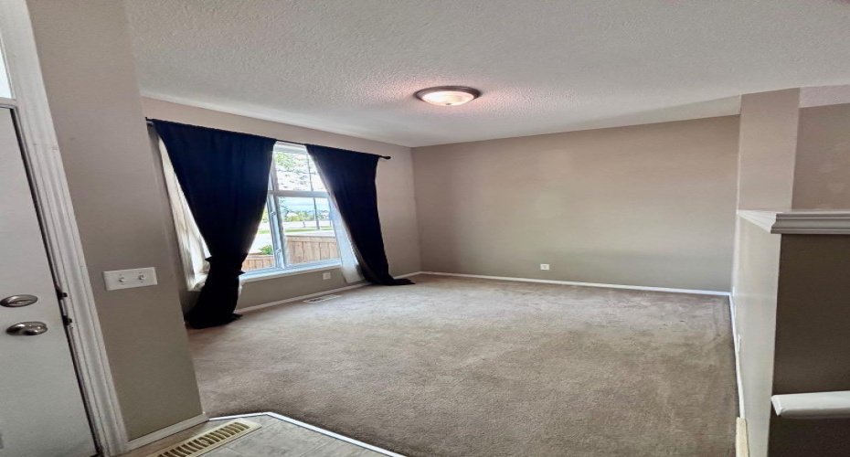 205 Mckenzie Towne Gate, Calgary, Alberta T2Z 4G2, 2 Bedrooms Bedrooms, ,3 BathroomsBathrooms,Residential,For Sale,Mckenzie Towne,A2276192
