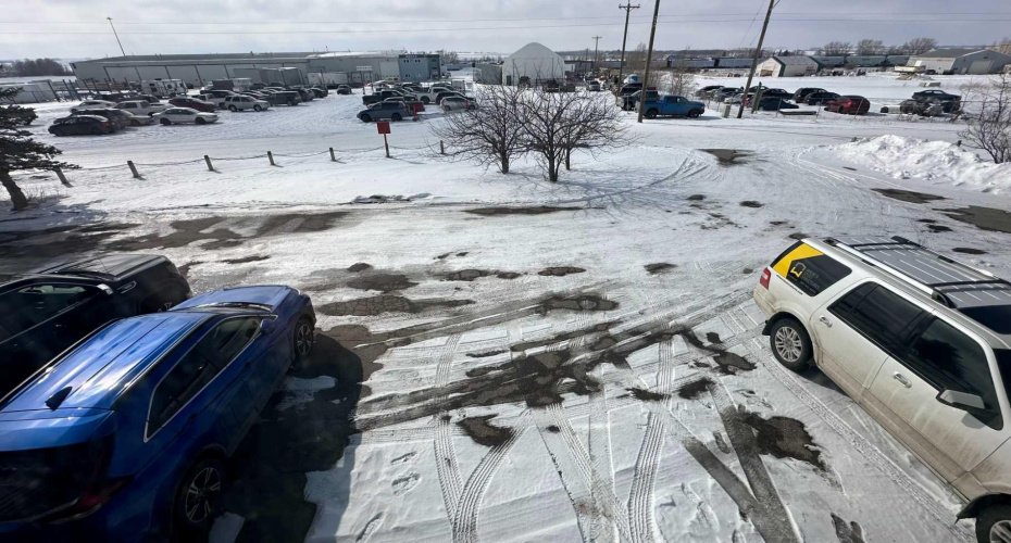 27 Mccool Crescent, Crossfield, Alberta T4B 4L5, ,Commercial,For Lease,Mccool,A2277042