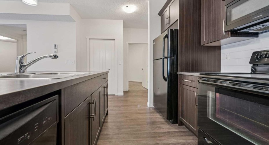 101 Sunset Drive, Cochrane, Alberta T4C 0W7, 2 Bedrooms Bedrooms, ,1 BathroomBathrooms,Residential,For Sale,Sunset,A2277241