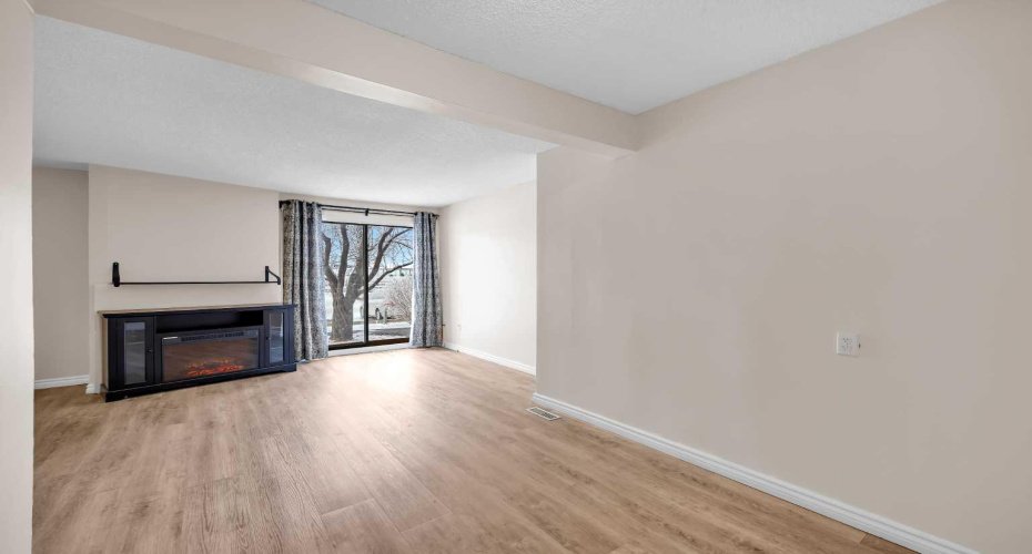 2519 38 Street, Calgary, Alberta T1Y 4W8, 2 Bedrooms Bedrooms, ,1 BathroomBathrooms,Residential,For Sale,38,A2277477