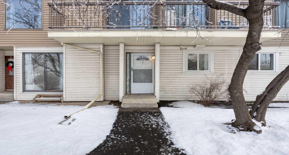 2519 38 Street, Calgary, Alberta T1Y 4W8, 2 Bedrooms Bedrooms, ,1 BathroomBathrooms,Residential,For Sale,38,A2277477