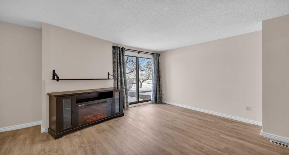 2519 38 Street, Calgary, Alberta T1Y 4W8, 2 Bedrooms Bedrooms, ,1 BathroomBathrooms,Residential,For Sale,38,A2277477