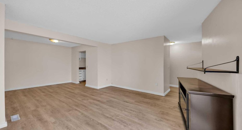 2519 38 Street, Calgary, Alberta T1Y 4W8, 2 Bedrooms Bedrooms, ,1 BathroomBathrooms,Residential,For Sale,38,A2277477