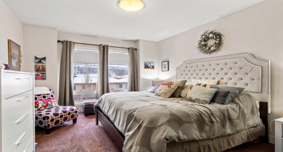 1899 45 Street, Calgary, Alberta T3B 4S3, 2 Bedrooms Bedrooms, ,2 BathroomsBathrooms,Residential,For Sale,45,A2274437